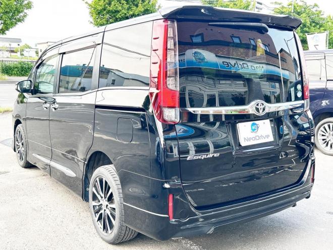 エスクァイア2.0Xi 4WD　ローンが不安な方＜優遇ローン＞モデリスタ　両側パワスラ　純正ナビ 4WD