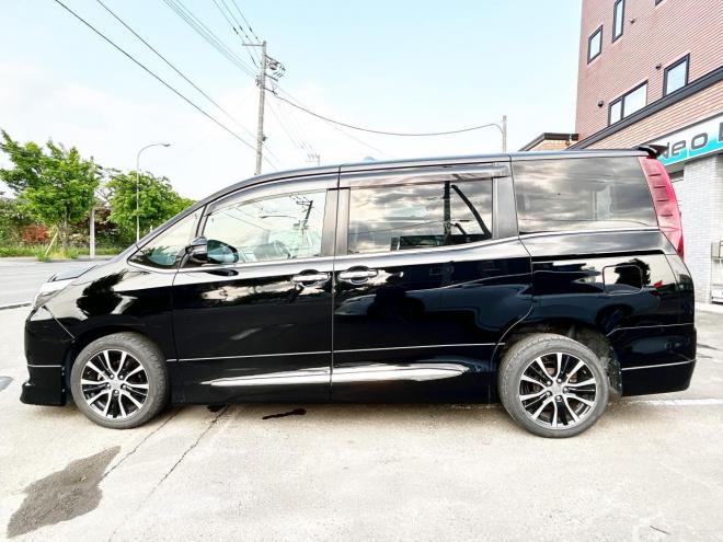 エスクァイア2.0Xi 4WD　ローンが不安な方＜優遇ローン＞モデリスタ　両側パワスラ　純正ナビ 4WD