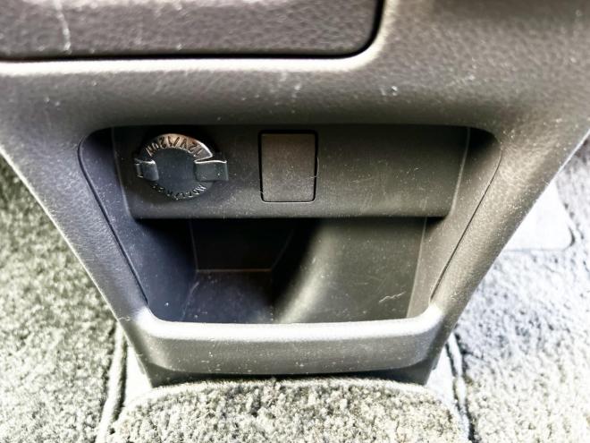 エスクァイア2.0Xi 4WD　ローンが不安な方＜優遇ローン＞モデリスタ　両側パワスラ　純正ナビ 4WD