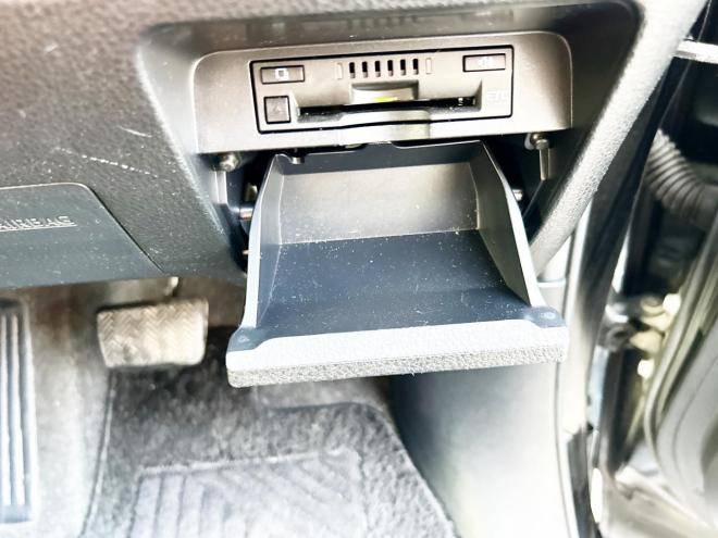 エスクァイア2.0Xi 4WD　ローンが不安な方＜優遇ローン＞モデリスタ　両側パワスラ　純正ナビ 4WD