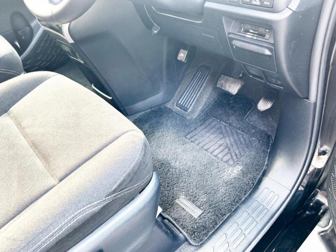 エスクァイア2.0Xi 4WD　ローンが不安な方＜優遇ローン＞モデリスタ　両側パワスラ　純正ナビ 4WD