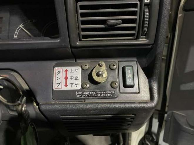 ライトエーストラックダンプ　検新規・市内コ・ミ・コ・ミ 2WD 1800