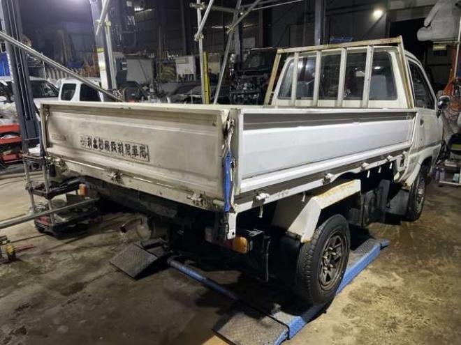 ライトエーストラックダンプ　検新規・市内コ・ミ・コ・ミ 2WD 1800