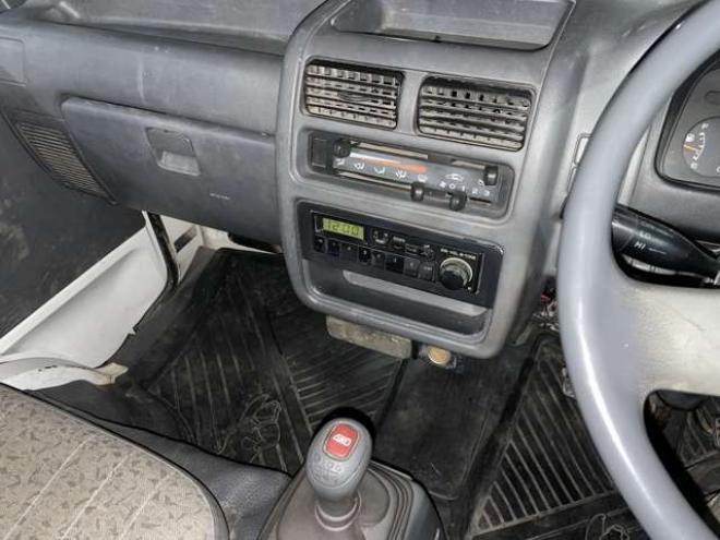 サンバートラック ダンプ　検8年11月・市内コ・ミ・コ・ミ 4WD 660