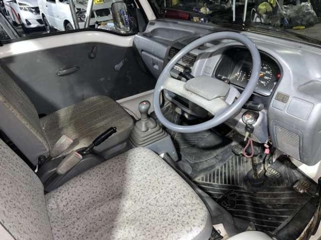 サンバートラック ダンプ　検8年11月・市内コ・ミ・コ・ミ 4WD 660