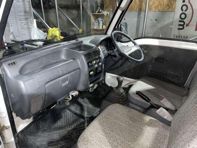 サンバートラック ダンプ　検8年11月・市内コ・ミ・コ・ミ 4WD 660