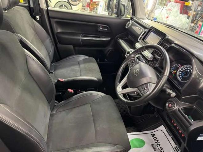 クロスビー1.0 ハイブリッド MZ ブラックインテリア パッケージ装着車 4WD　Bluetooth　夏冬タイヤ　3年保証 1000