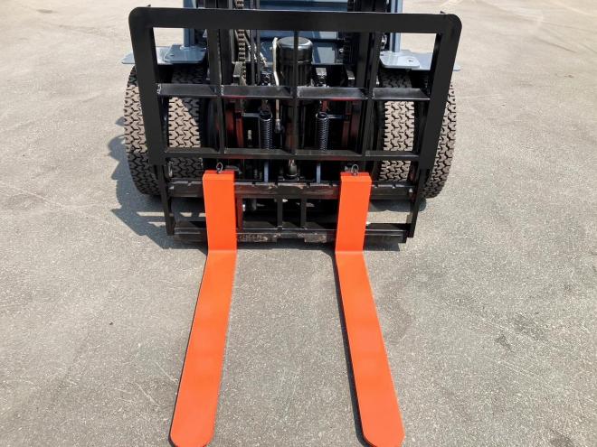 フォークリフトトヨタ　中古　8FD25　ヒンジ付