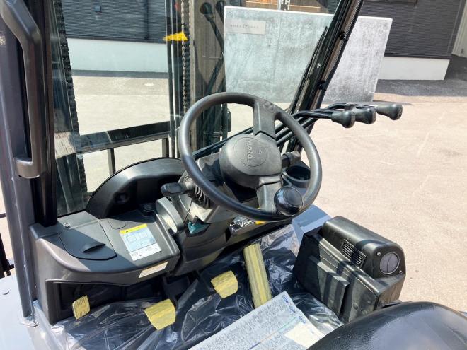 フォークリフトトヨタ　中古　8FD25　ヒンジ付