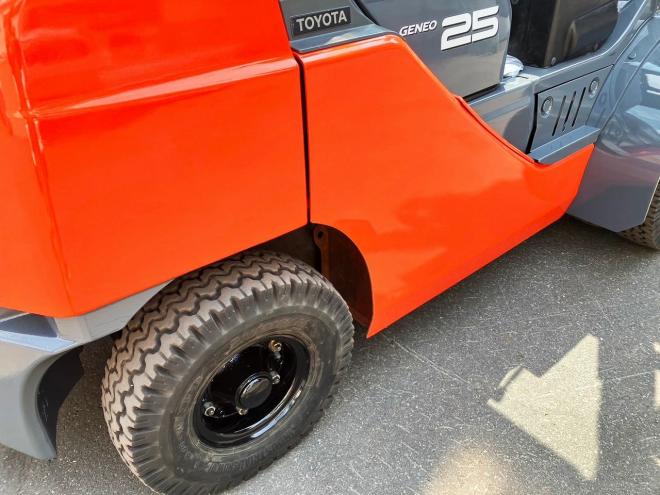 フォークリフトトヨタ　中古　8FD25　ヒンジ付