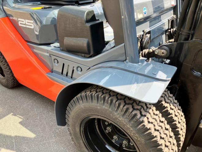 フォークリフトトヨタ　中古　8FD25　ヒンジ付