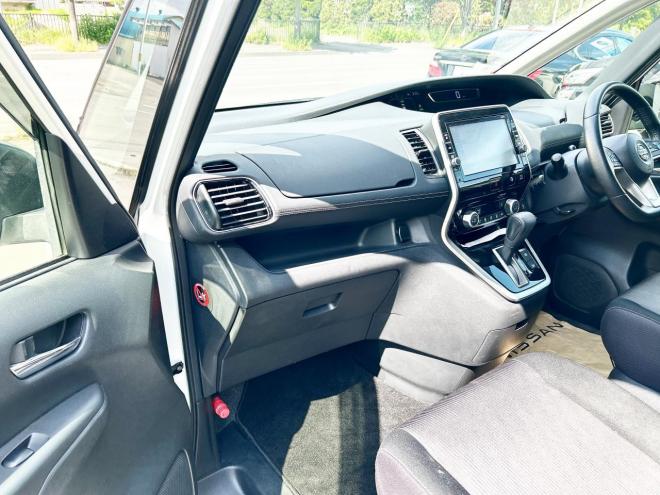 セレナ2.0ハイウェイスター 4WD　ローンが不安な方＜優遇ローン＞　本州仕入　寒冷地　純正ナビ　両側パワスラ　