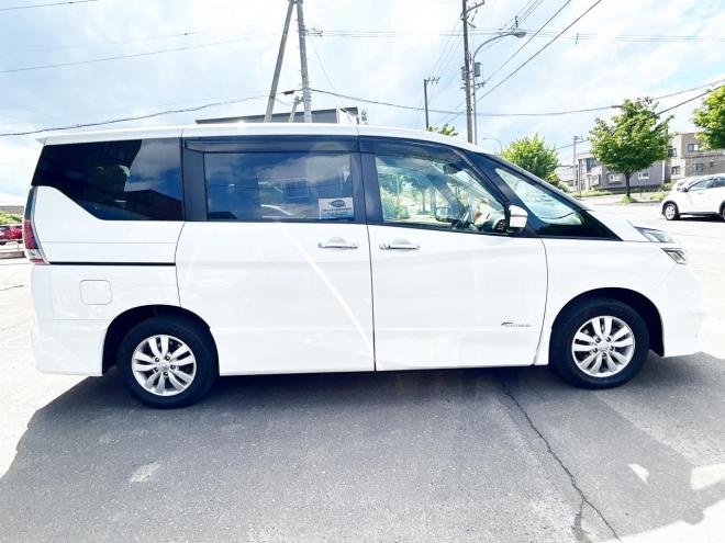 セレナ2.0ハイウェイスター 4WD　ローンが不安な方＜優遇ローン＞　本州仕入　寒冷地　純正ナビ　両側パワスラ　