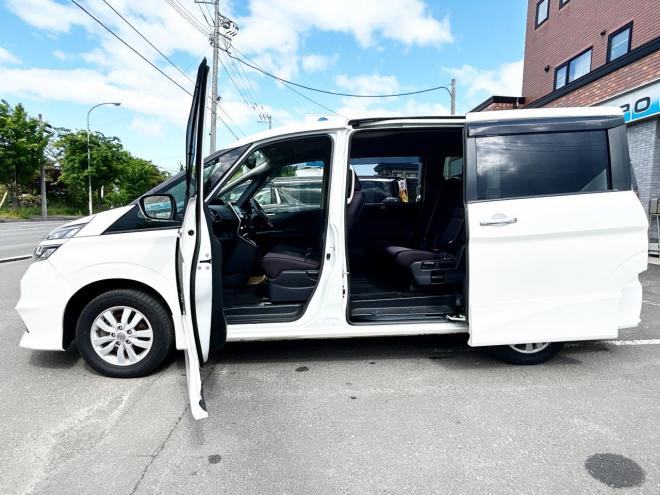 セレナ2.0ハイウェイスター 4WD　ローンが不安な方＜優遇ローン＞　本州仕入　寒冷地　純正ナビ　両側パワスラ　