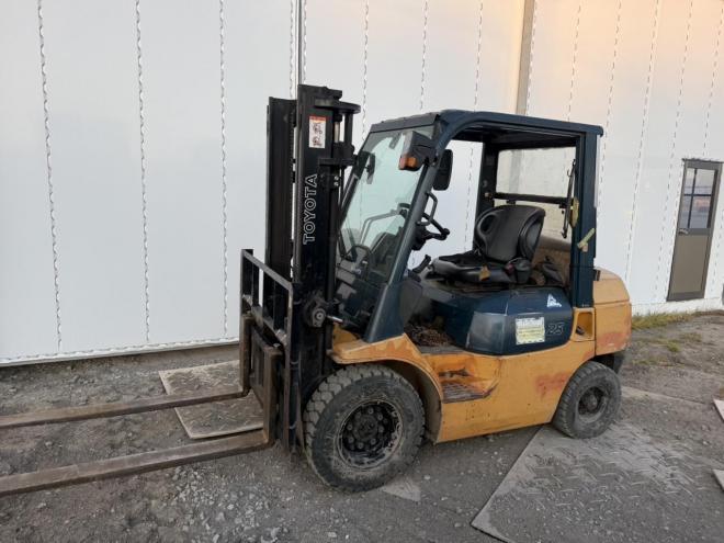 フォークリフト02-7FG25 2.5トン オートマ トルコン式