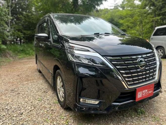セレナ2.0 ハイウェイスター V 4WD　ワンオーナー/アラウンドビュー/ドラレコ 2000