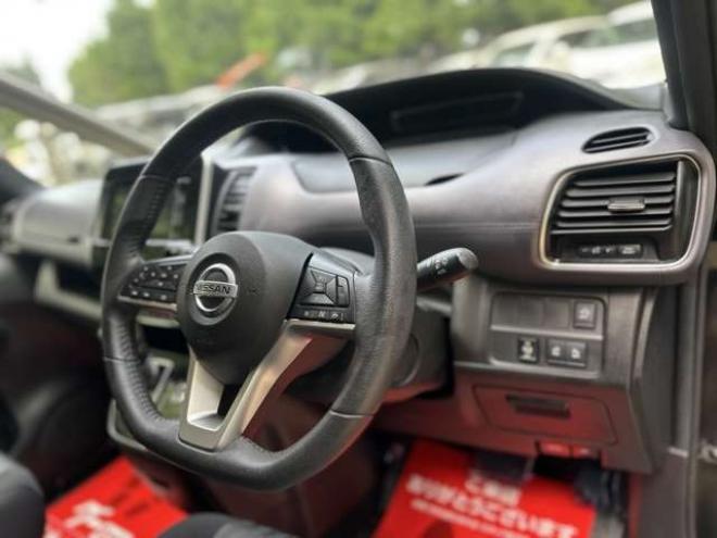 セレナ2.0 ハイウェイスター V 4WD　ワンオーナー/アラウンドビュー/ドラレコ 2000