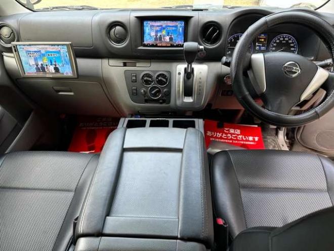キャラバンNV350 2.5プレミアムGXクロムギアパッケージ バージョンブラック ロングディーゼルターボ4WD　TVナビ/Bカメラ/ETC/後席モニター 2500
