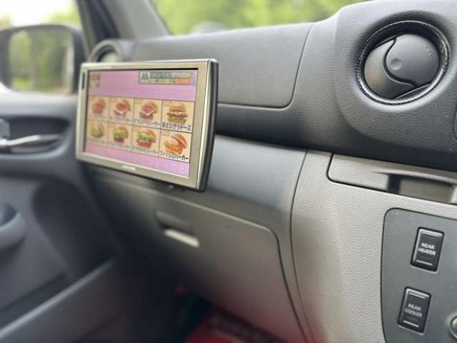 キャラバンNV350 2.5プレミアムGXクロムギアパッケージ バージョンブラック ロングディーゼルターボ4WD　TVナビ/Bカメラ/ETC/後席モニター 2500