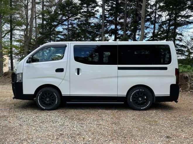 キャラバンNV350 2.5 プレミアムGX ロングボディ ディーゼルターボ 4WD　ワンオーナー/ベッドキット/左パワスラ/ETC 2500