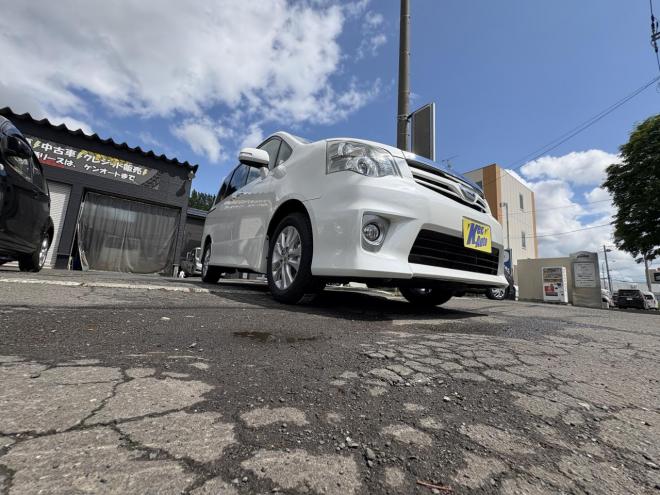 ノアNOAH 4WD SI 寒冷地仕様車　両パワースライドドア　エンジンスターター　Bluetoothフルセグナビ　バックカメラ　ビルトインETC　POUSHスタート　全磨き済　autoライト 4WD 2000 5Dr