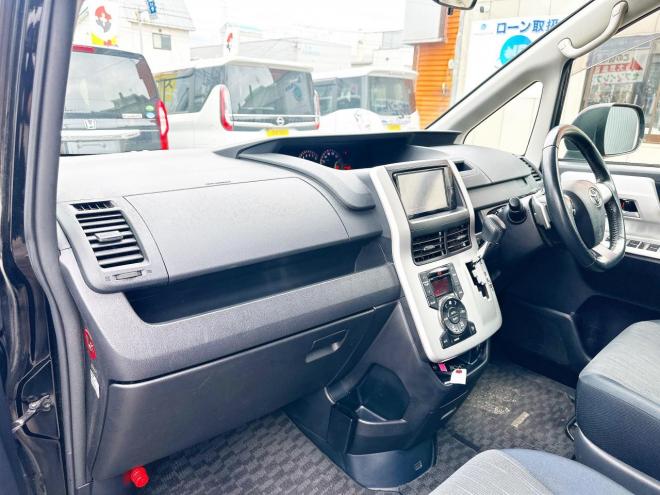 ノア2.0Si 4WD　ローンが不安な方＜優遇ローン＞本州仕入　ナビ　後席モニター　両Pスラ 4WD 2000 5Dr