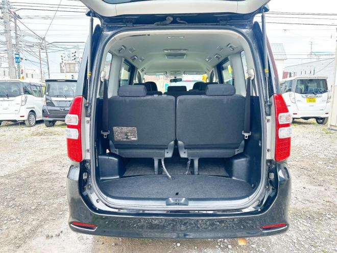 ノア2.0Si 4WD　ローンが不安な方＜優遇ローン＞本州仕入　ナビ　後席モニター　両Pスラ 4WD 2000 5Dr