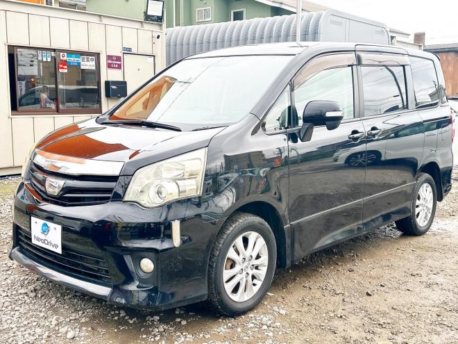 ノア2.0Si 4WD　ローンが不安な方＜優遇ローン＞本州仕入　ナビ　後席モニター　両Pスラ 4WD 2000 5Dr
