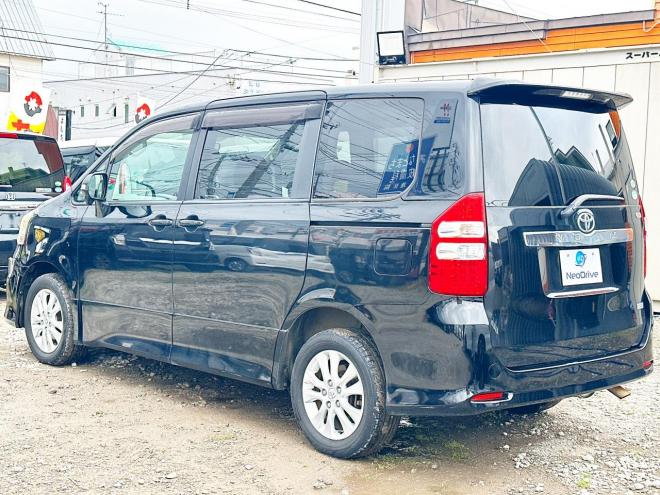 ノア2.0Si 4WD　ローンが不安な方＜優遇ローン＞本州仕入　ナビ　後席モニター　両Pスラ 4WD 2000 5Dr
