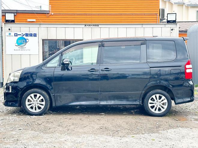 ノア2.0Si 4WD　ローンが不安な方＜優遇ローン＞本州仕入　ナビ　後席モニター　両Pスラ 4WD 2000 5Dr