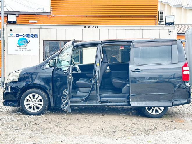 ノア2.0Si 4WD　ローンが不安な方＜優遇ローン＞本州仕入　ナビ　後席モニター　両Pスラ 4WD 2000 5Dr
