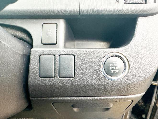 ノア2.0Si 4WD　ローンが不安な方＜優遇ローン＞本州仕入　ナビ　後席モニター　両Pスラ 4WD 2000 5Dr