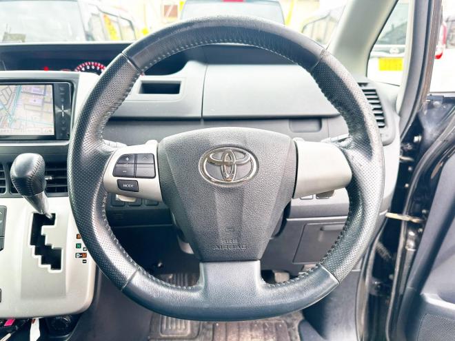 ノア2.0Si 4WD　ローンが不安な方＜優遇ローン＞本州仕入　ナビ　後席モニター　両Pスラ 4WD 2000 5Dr