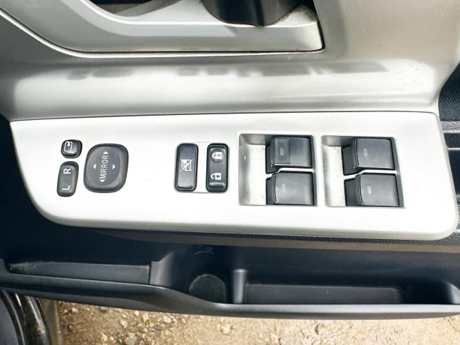 ノア2.0Si 4WD　ローンが不安な方＜優遇ローン＞本州仕入　ナビ　後席モニター　両Pスラ 4WD 2000 5Dr