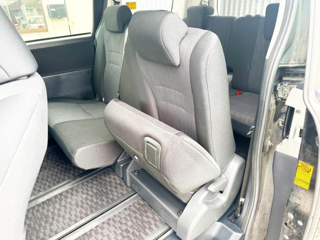 ノア2.0Si 4WD　ローンが不安な方＜優遇ローン＞本州仕入　ナビ　後席モニター　両Pスラ 4WD 2000 5Dr