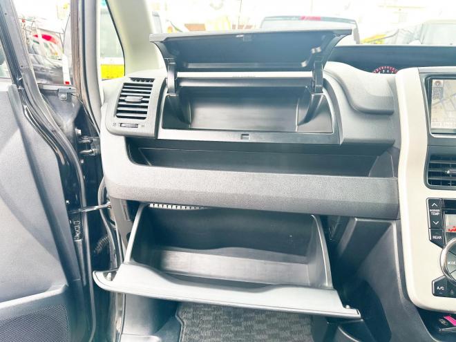 ノア2.0Si 4WD　ローンが不安な方＜優遇ローン＞本州仕入　ナビ　後席モニター　両Pスラ 4WD 2000 5Dr