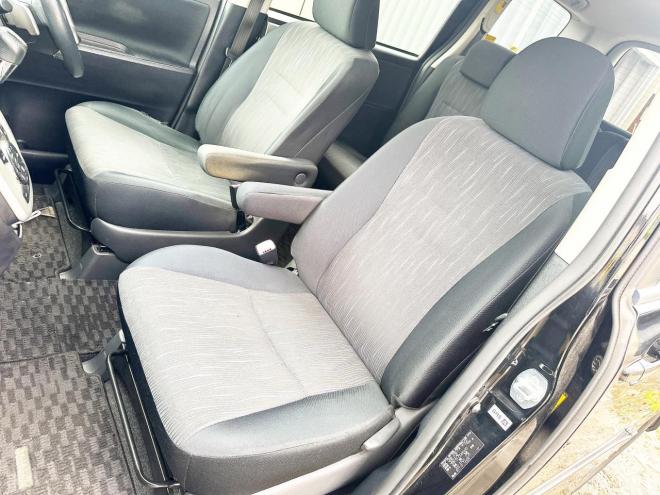 ノア2.0Si 4WD　ローンが不安な方＜優遇ローン＞本州仕入　ナビ　後席モニター　両Pスラ 4WD 2000 5Dr