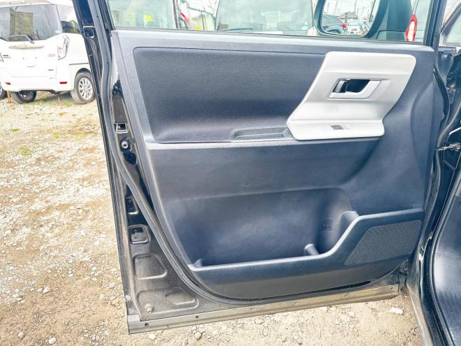 ノア2.0Si 4WD　ローンが不安な方＜優遇ローン＞本州仕入　ナビ　後席モニター　両Pスラ 4WD 2000 5Dr