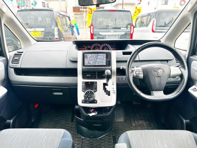 ノア2.0Si 4WD　ローンが不安な方＜優遇ローン＞本州仕入　ナビ　後席モニター　両Pスラ 4WD 2000 5Dr