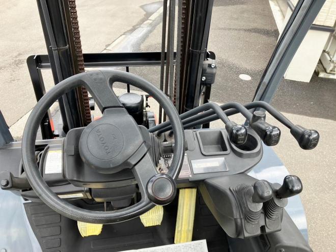 フォークリフトトヨタ　中古　8FD25
