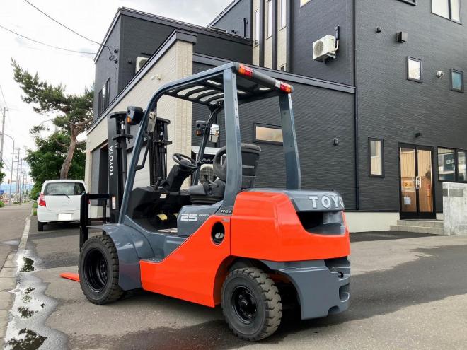 フォークリフトトヨタ　中古　8FD25