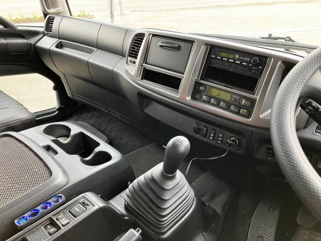 レンジャープロ中古　ワイドファームダンプ　中型トラック