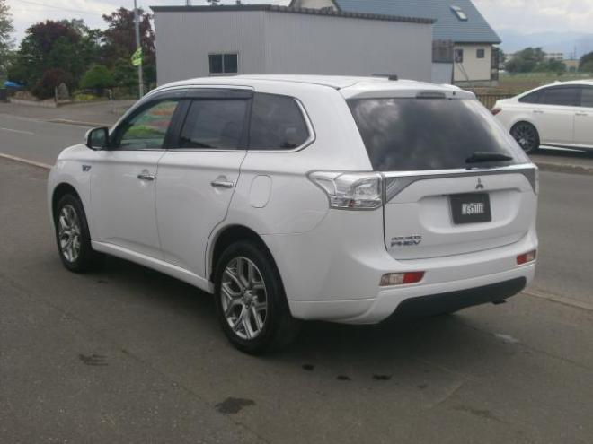 アウトランダーPHEVGナビパtケージ４WD 2000 5Dr