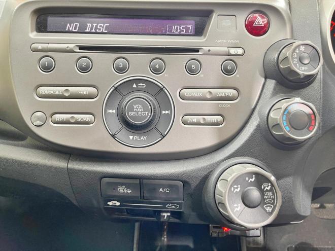 フィット1.3G 4WD 5年保証 夏冬タイヤ 寒冷地仕様 禁煙 車検整備2年付 修復歴無