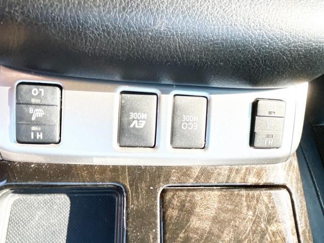 アルファードハイブリッドハイブリッド2.4SR Cパッケージ 4WD　ローンが不安な方＜優遇ローン＞　本州仕入　サンルーフ　ナビ　PWバックドア
