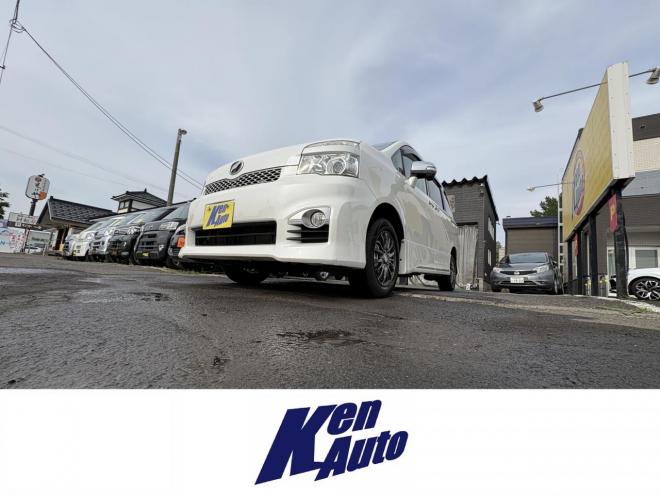 ヴォクシーVOXY 4WD ZS煌Ⅱ 8人乗　寒冷地仕様車　両パワースライドドア　エンジンスターター　Bluetoothフルセグナビ　バックカメラ　POUSHスタート　全磨き済　autoライト 4WD 2000 5Dr