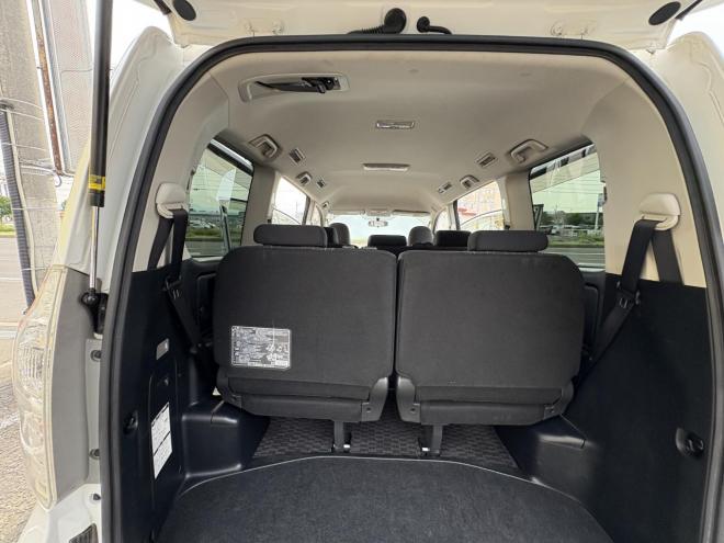 ヴォクシーVOXY 4WD ZS煌Ⅱ 8人乗　寒冷地仕様車　両パワースライドドア　エンジンスターター　Bluetoothフルセグナビ　バックカメラ　POUSHスタート　全磨き済　autoライト 4WD 2000 5Dr