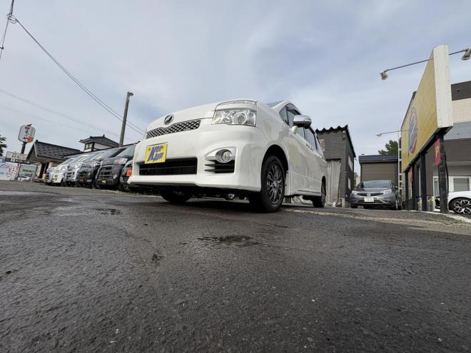 ヴォクシーVOXY 4WD ZS煌Ⅱ 8人乗　寒冷地仕様車　両パワースライドドア　エンジンスターター　Bluetoothフルセグナビ　バックカメラ　POUSHスタート　全磨き済　autoライト 4WD 2000 5Dr