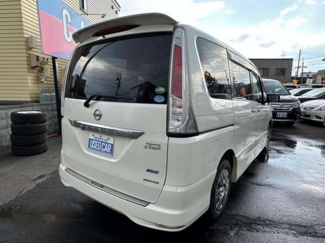 セレナ2.0 ハイウェイスター Vセレクション 4WD　ALPINEフリップダウンモニター　ETC 2000