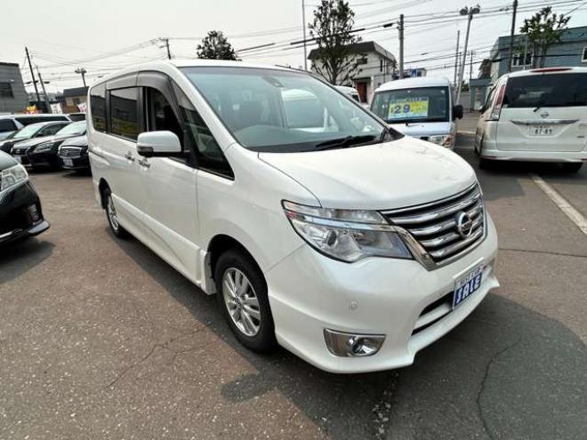 セレナ2.0 ハイウェイスター Vセレクション+SafetyII 4WD　 2000